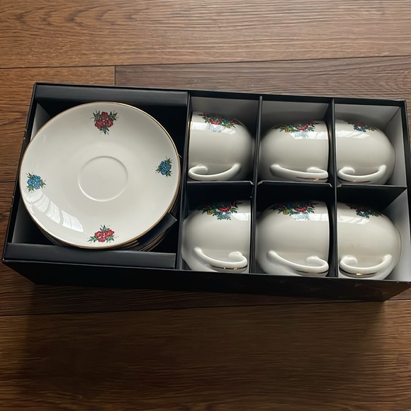 Imported European Folk Porcelain Tea/Coffee Set - Picture 1 of 10